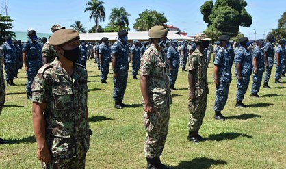 sherif abdoelrahman主任在周二的新闻发布会上强调苏里南在决定与谁