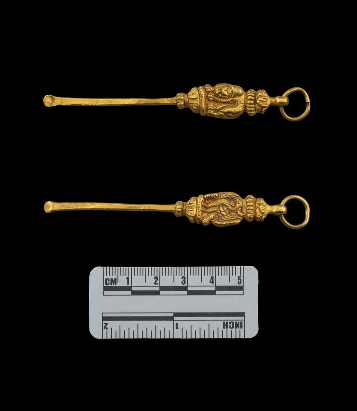 当雄墓地m3出土雄狮鸟纹金耳勺.(国家文物局供图)