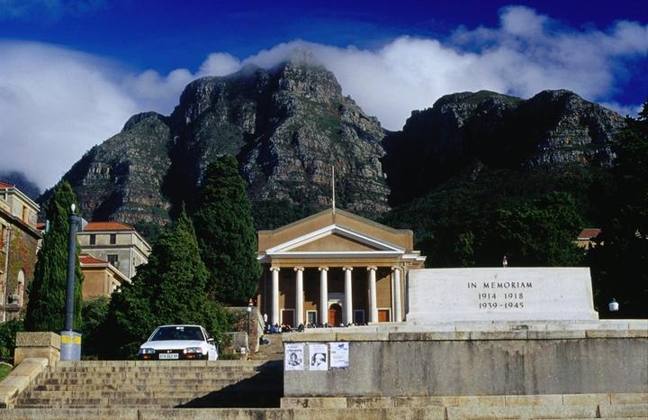 开普敦大学学生深陷强奸指控 现已被停学_南非_新闻_华人头条