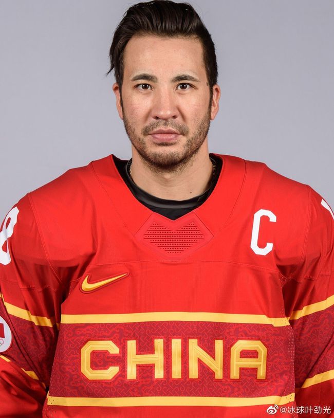 毕业后,叶劲光如愿进入nhl(北美职业冰球联赛,在五