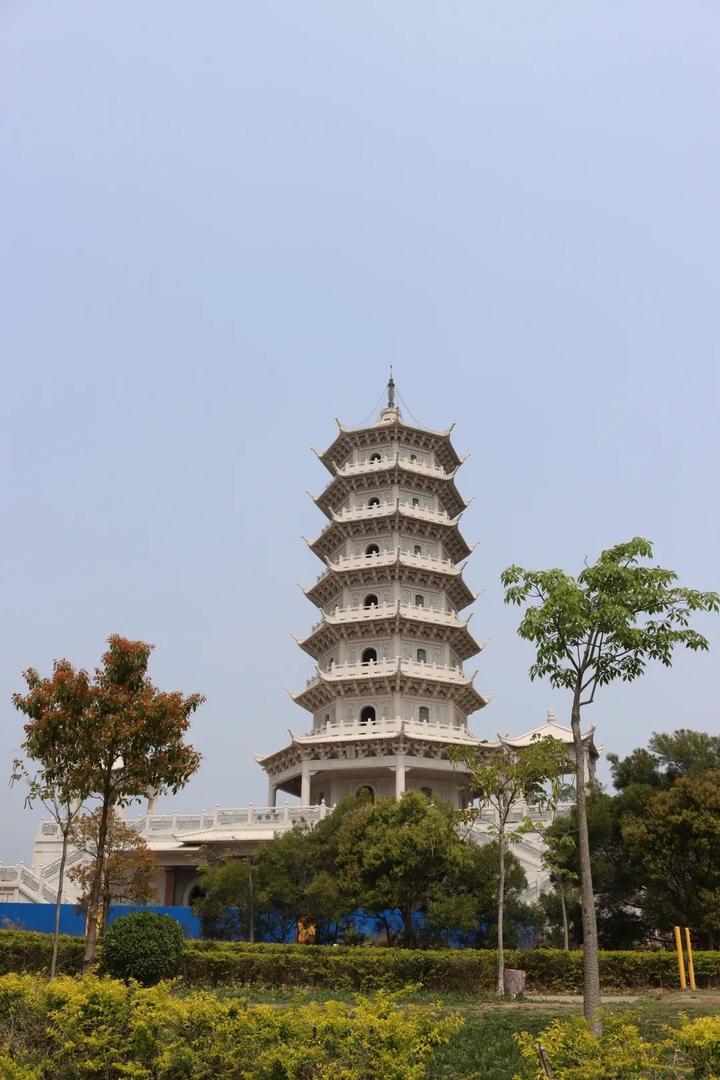 平山寺与隔壁科山上建于北宋的科山寺互为犄角,成为惠安两大较具规模