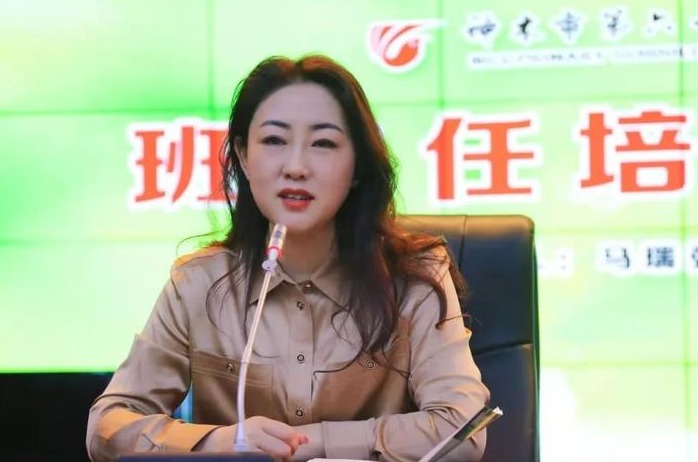 陕西神木市第六小学新学期班主任工作部署会议及家长会召开