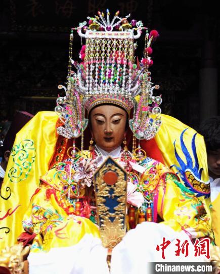 海上保护女神妈祖金身 高亚成 摄