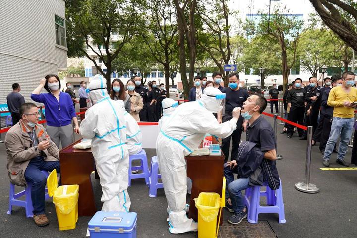 疫起奋战福州公安筑起疫情防控警蓝防线