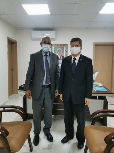 《西非华声》 i 毛里塔尼亚:李柏军大使会见毛通社