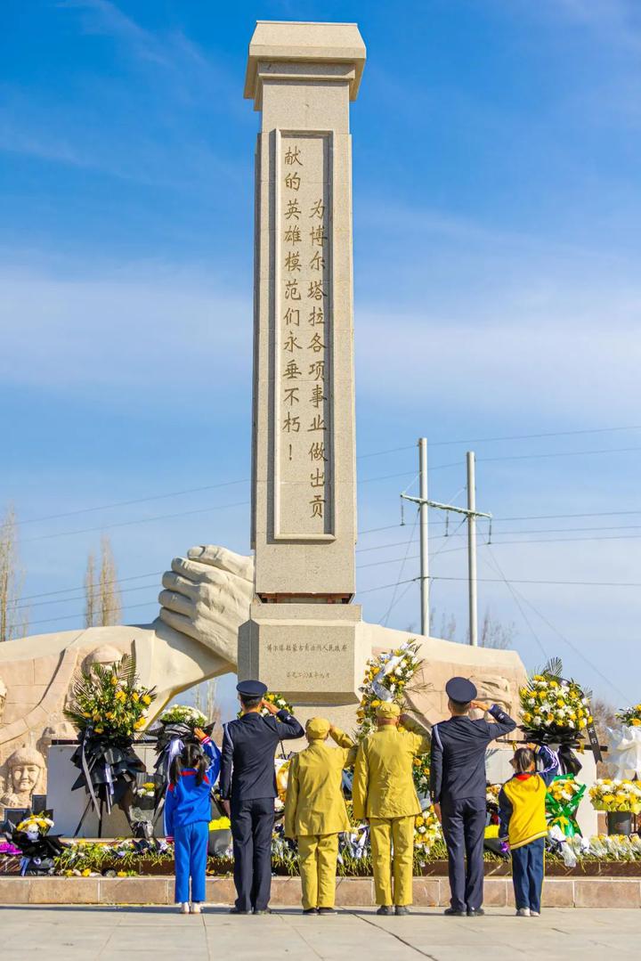 北部大移民纪念碑图片