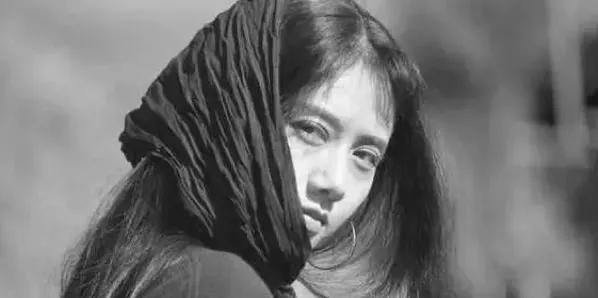 被杨丽萍的旧照给美到