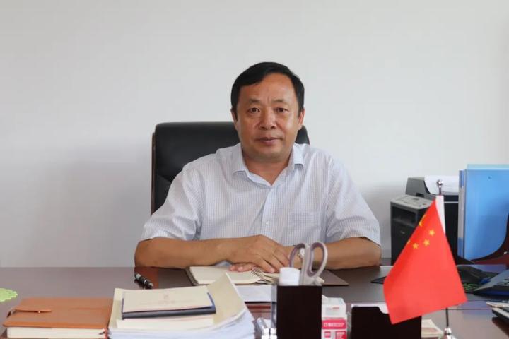 杨国雄俯身躬耕水务38载诠释实干担当劳模本色