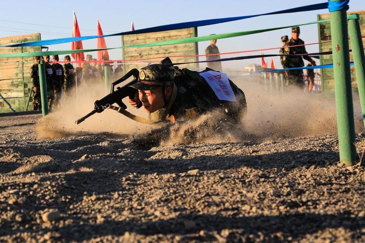 直击武警官兵夏季大练兵_军事_贝宁_新闻_华人头条