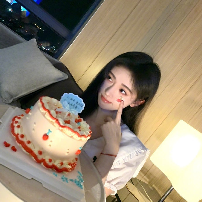 鞠婧祎生日蛋糕图片