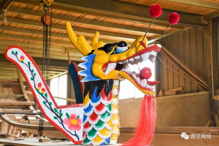 平均每年能产200余艘龙舟,订单遍及国内外,是全国最大的龙舟制造村