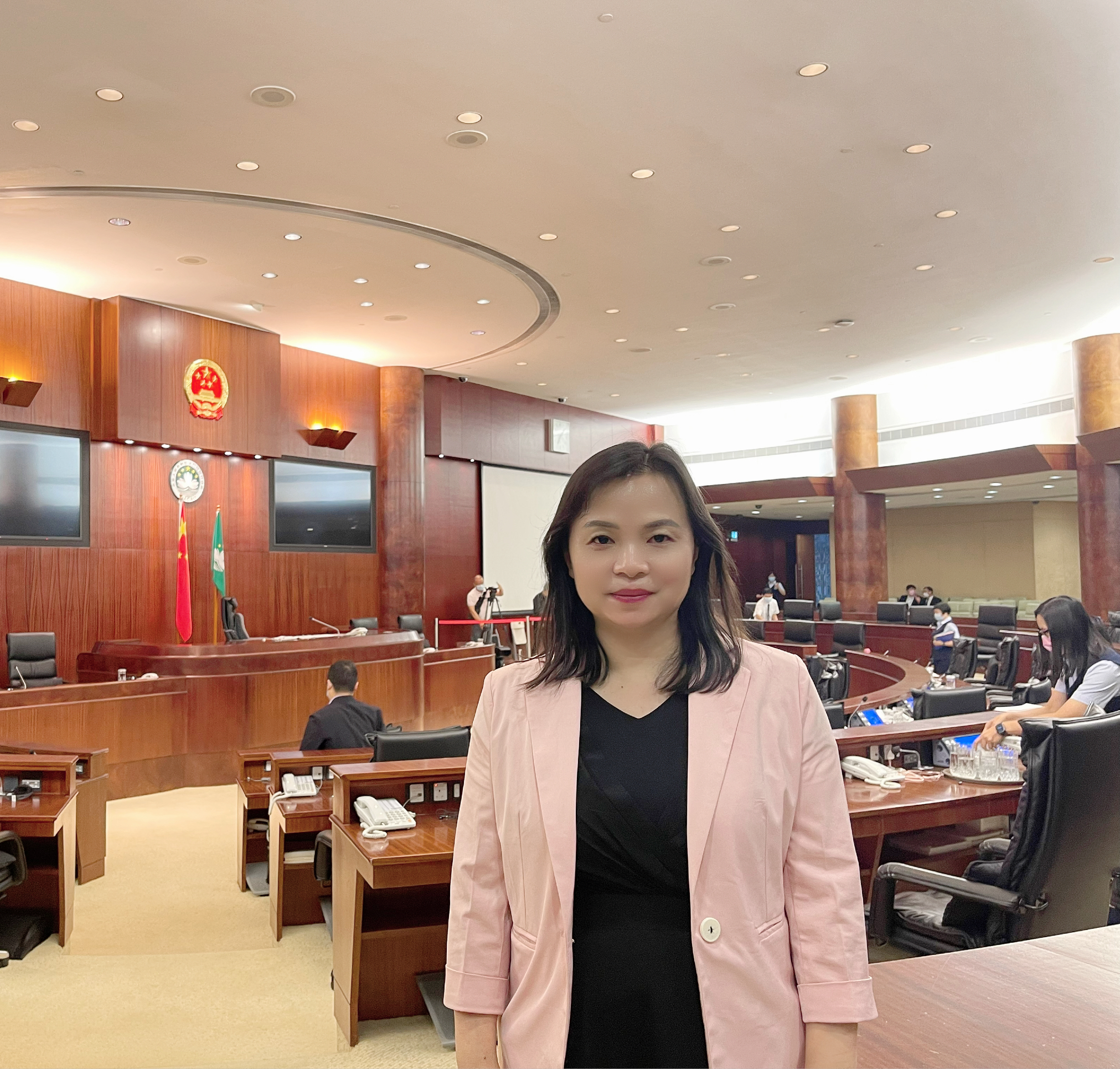 罗彩燕:倡交叉调动 促公务员横向流动提升行政效率