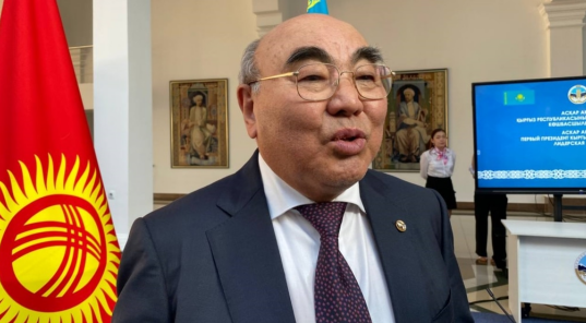卡西姆·卓玛特·托卡耶夫接待了阿斯卡尔·阿卡耶夫_蒙古_新闻_华人