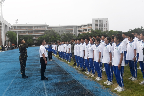 东莞中学松山湖学校举行国防主题教育结业典礼_荷兰_新闻_华人头条