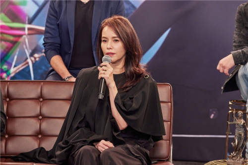 郑惠玉悬疑新剧《黑天使》开播 家庭主妇化身腹黑天使_埃德蒙顿_新闻