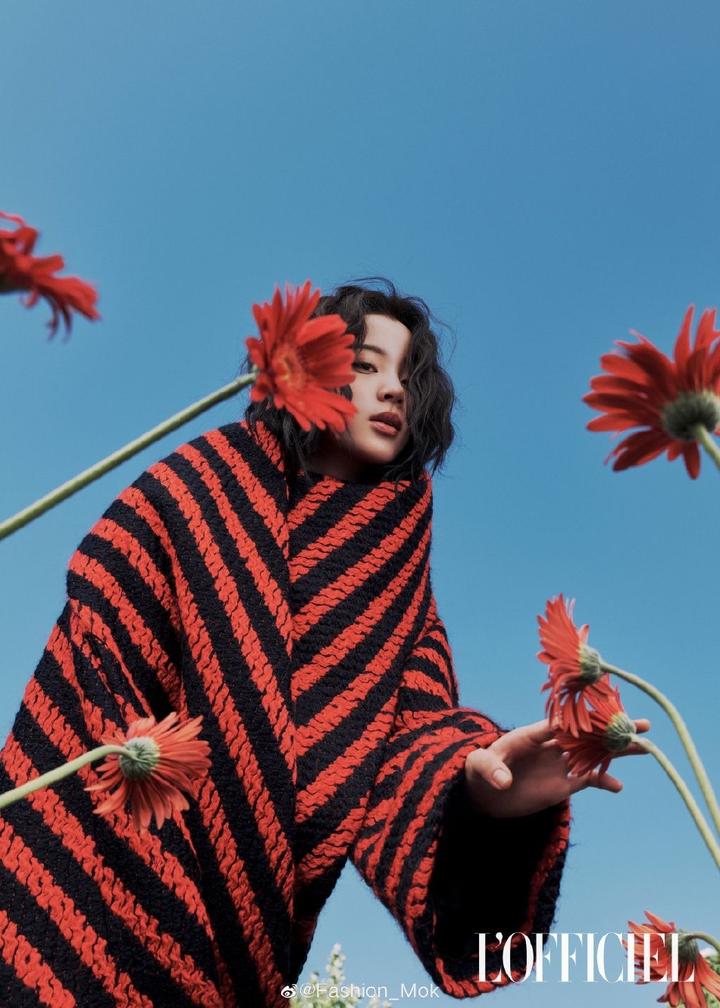 欧阳娜娜写真大片释出 羊毛卷造型文艺浪漫_south africa_新闻_华人