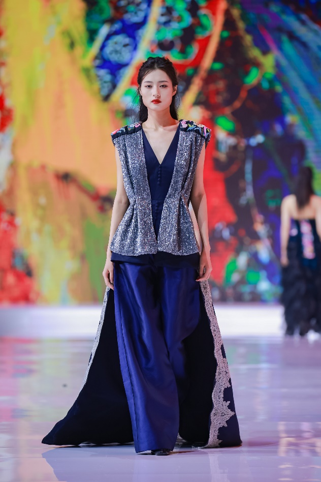 气势磅礴,精致绝伦——江西服装学院大型原创音乐舞台剧《服装赋