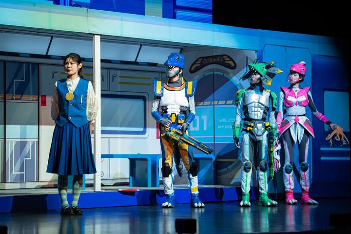 科幻儿童舞台剧2030恐龙人特攻队澳门首演成功