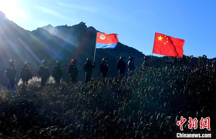 西藏亚东:移民警察守护国门一线_中国_全球_新闻_华人头条