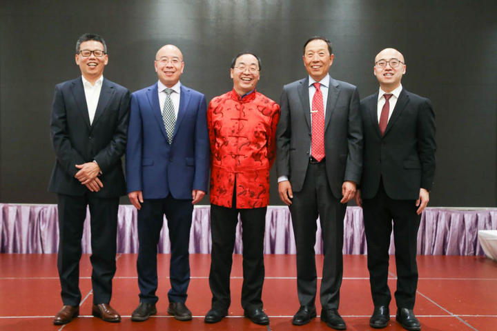 加拿大山西同鄉會會長韓加良(中),太原理工大學加拿大校友會會長