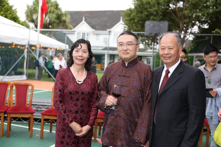 新西兰中国和平统一促进会新任会长陈金明率团受邀参