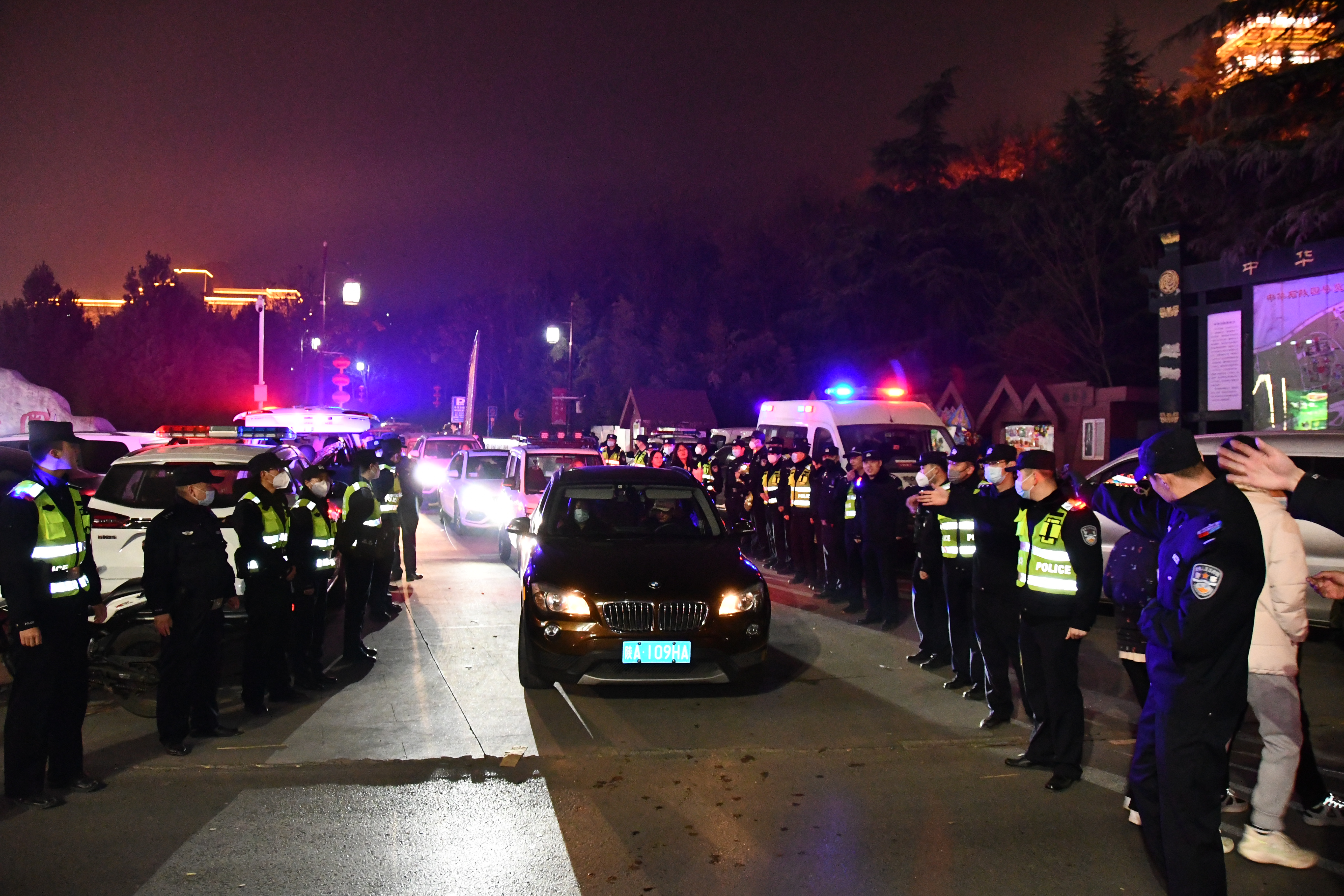 渭滨警方：“四到位”确保元宵节焰火燃放安全有序