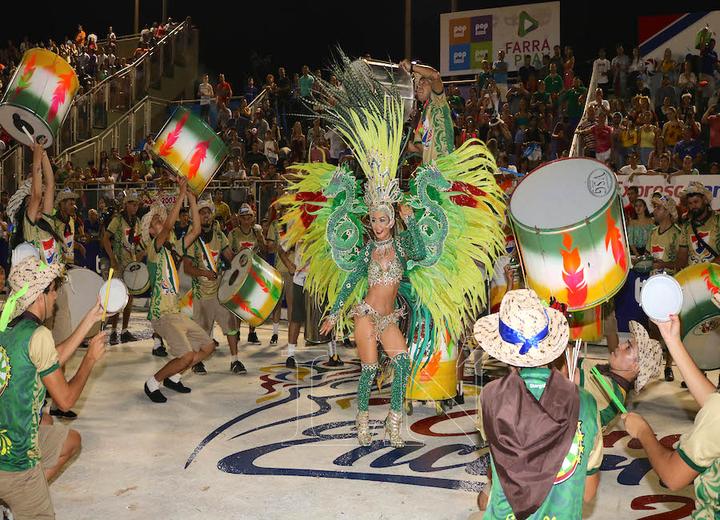 La Nación / Celebran la previa del Carnaval de Encarnación 2023