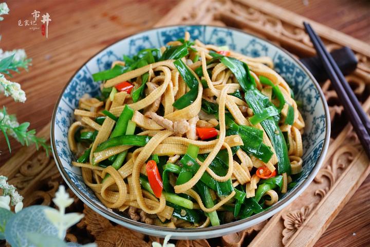 春季,韭菜和千张是绝配!