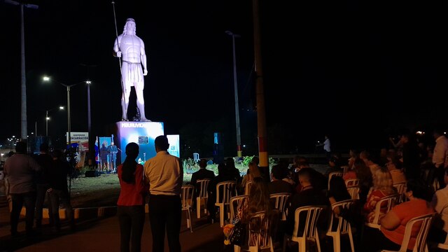 El monumento de la discordia: gran recepción del “Mburuvicha Itapúa” en Encarnación - Nacionales - ABC Color