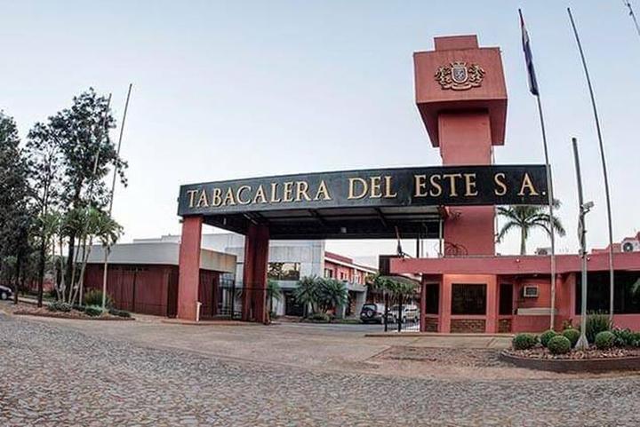 Mão amiga: "tabacaleras" do Paraguai ficam fora de lei que pune lavagem de dinheiro - H2FOZ