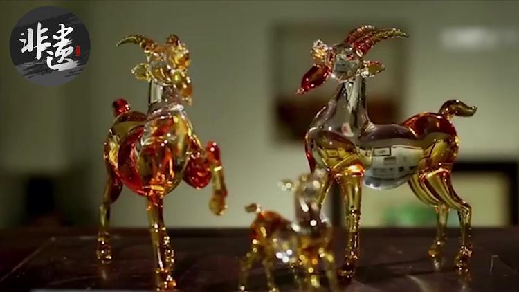 原来中国玻璃不止坚硬无比，它做出的艺术品，更是被国外争相收藏_厄瓜多尔_新闻_华人头条