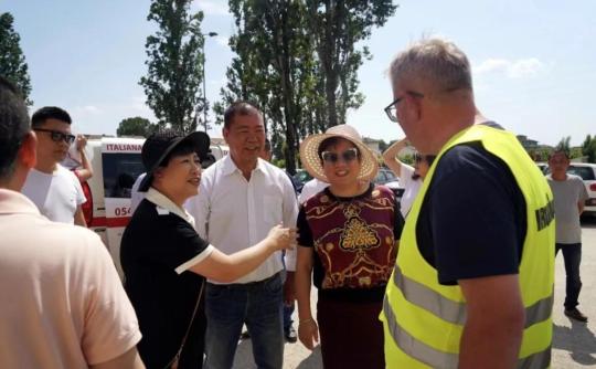 中国侨网米兰华侨华人妇女会与意大利北部丽水同乡会支援意大利抗洪救灾。受访者供图