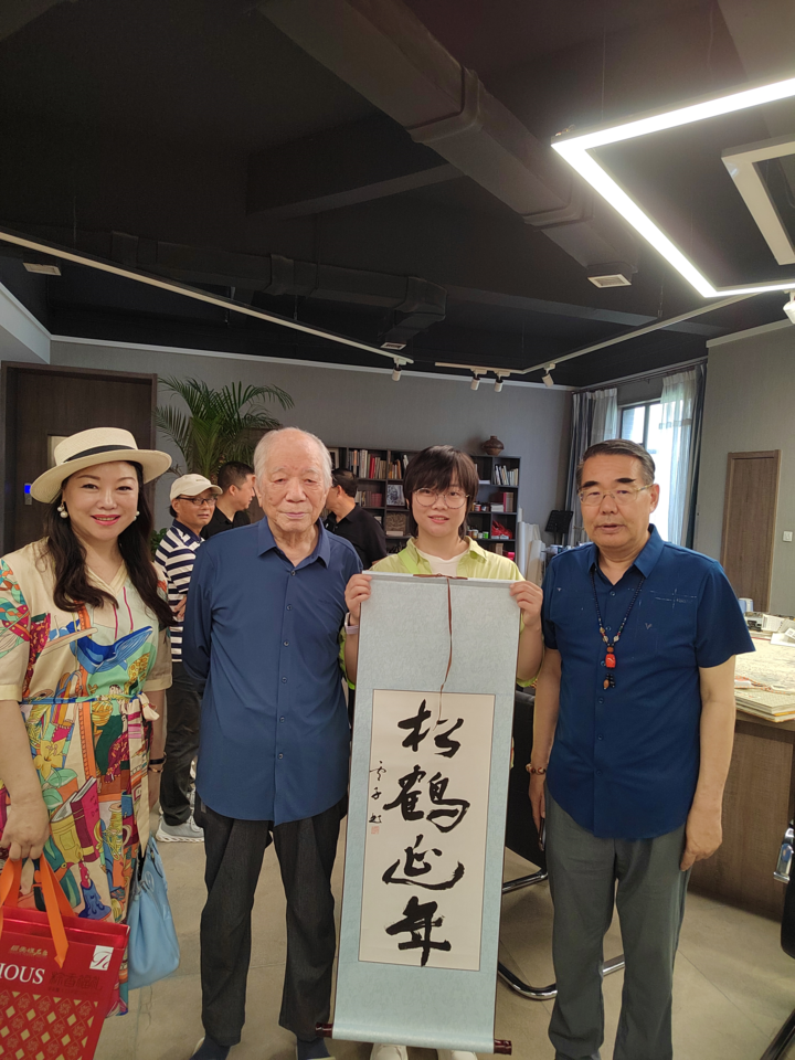 著名画家李荣为老师崔振宽先生贺寿88周岁并聆听先生谈艺