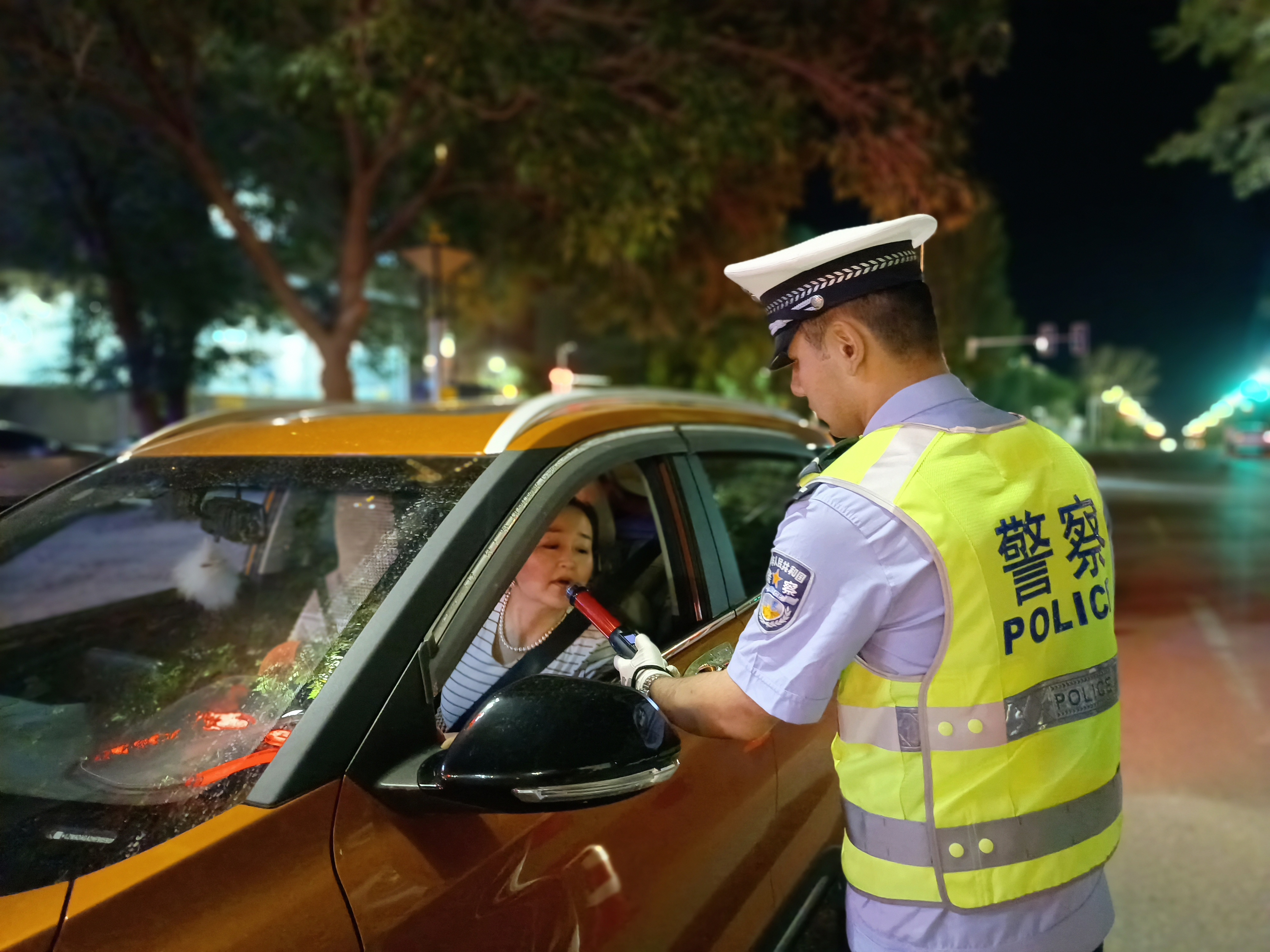 哈巴河交警“夏季交通安全专项整治”成效显著