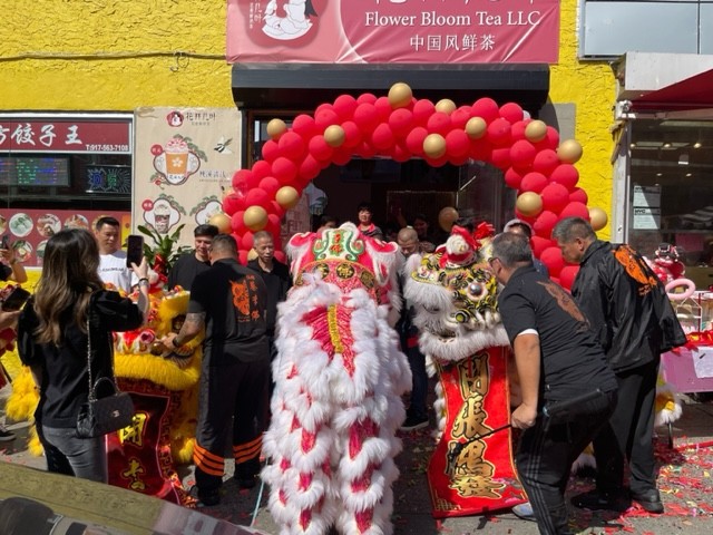 闽籍侨领参加法拉盛「花开几叶」中国风鲜茶店开业剪彩仪式 ... ... ..._图1-14