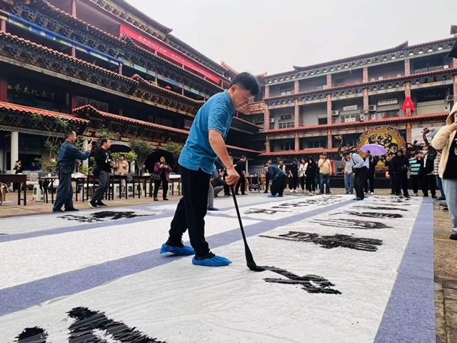 第三届“美国人眼中的中国－－用画笔讲述武汉故事”写生画展 ... ..._图1-13