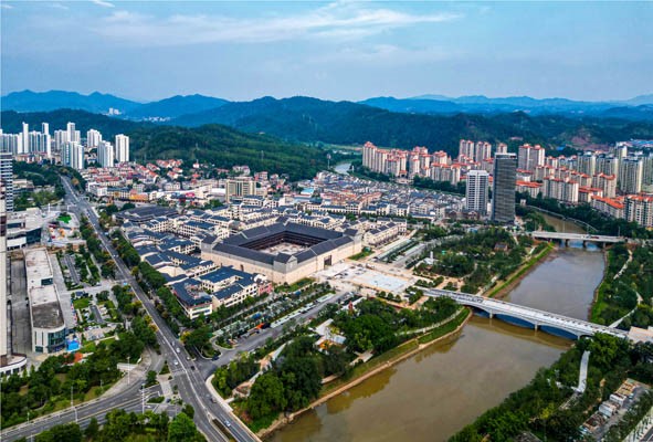 世界客家摇篮赣州行系列报道 | 赣州龙南:围屋之都 山水龙城_江西