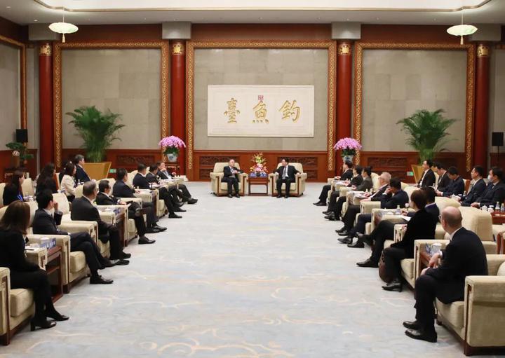 周霁会见“香港明天更好基金”访京团一行_福建_新闻_华人头条