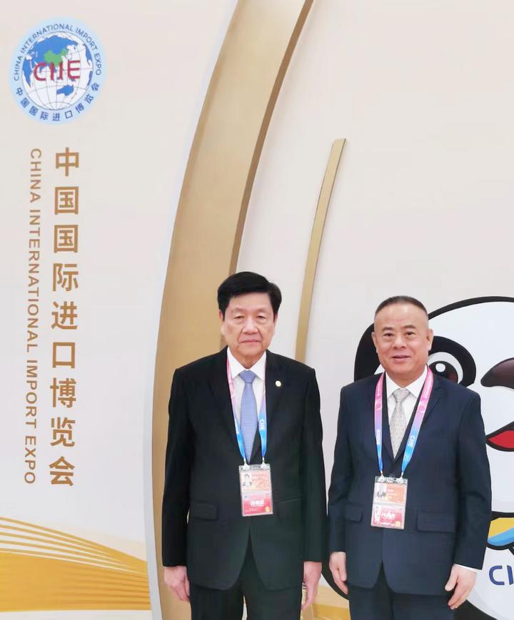 第六屆進博會在上海隆重開幕,習近平主席致信,李強總理發表主旨演講,泰國中華總商會主席林楚欽應邀參加並在“僑連五洲·滬上進博”主題論壇上發言 ...