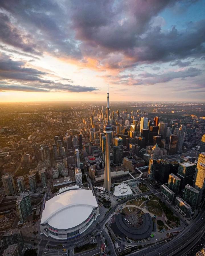 Toronto Skyline and CN Tower