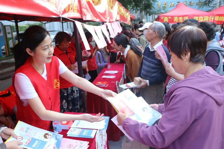 维权守护展风采 | 胡艺芬：做好贴心“娘家人”，积小安促大安_法国_新闻_华人头条