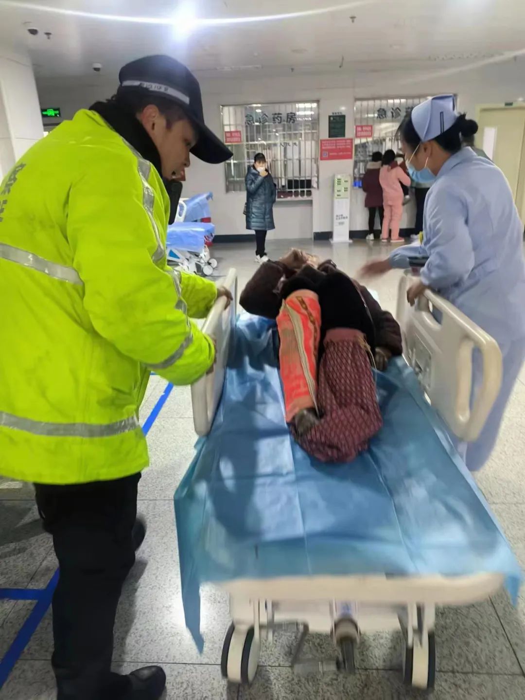6分钟!上演生死时速!_新加坡_新闻_华人头条