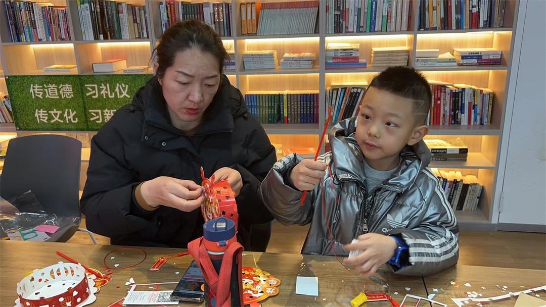 榆阳区航宇路街道松林路社区创新融合传统文化 打造“平安+幸福社区”