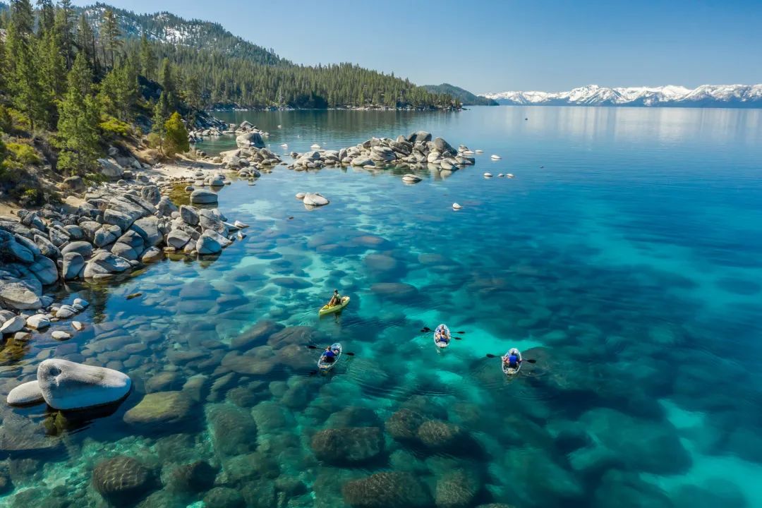 雪湖 玩美旅行画报| Lake Tahoe 太浩湖—— 雪山和蓝湖交汇的地方_全球_新闻_