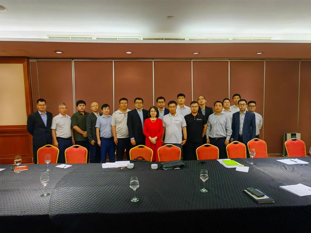 张瑱总领事出席中资企业座谈会_全球_新闻_华人头条