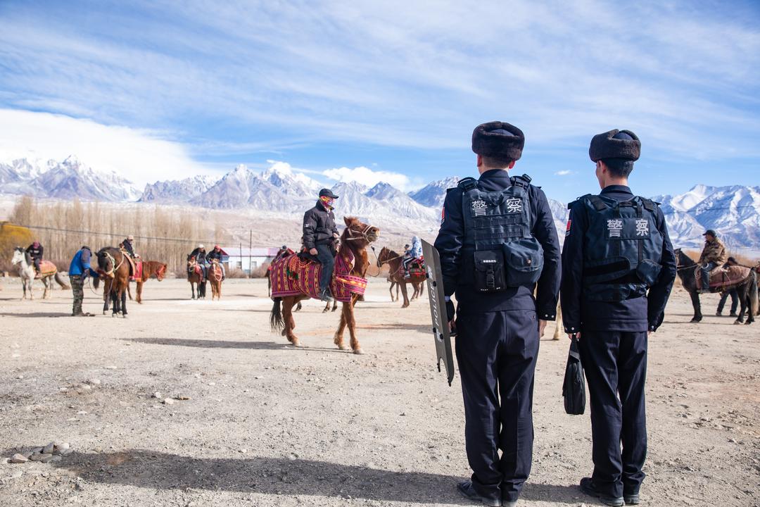 新疆喀什：安全普法来护航 节庆民俗更精彩