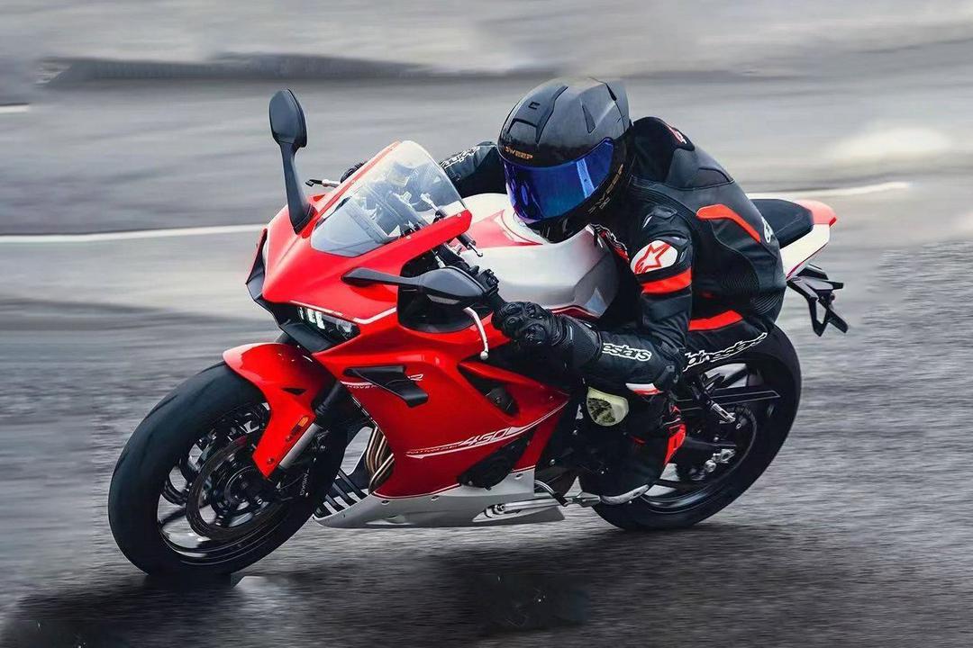 KOVE凱越450RR中國發表：四缸70匹，劍指KAWASAKI Ninja ZX-4RR！