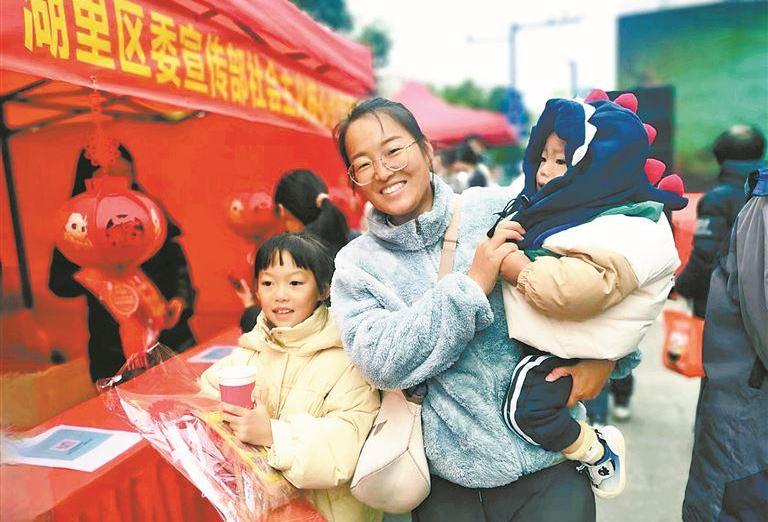 文化惠民进万家，2024年厦门湖里&ldquo;三下乡&rdquo;走新更走心