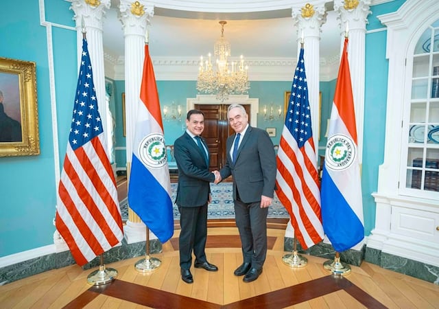 El subsecretario de Estado Kurt Campbell y el ministro de Relaciones Exteriores del Paraguay, Rúben Ramírez Lezcano, reafirmaron la sólida asociación entre Estados Unidos y Paraguay. Foto: Gentileza