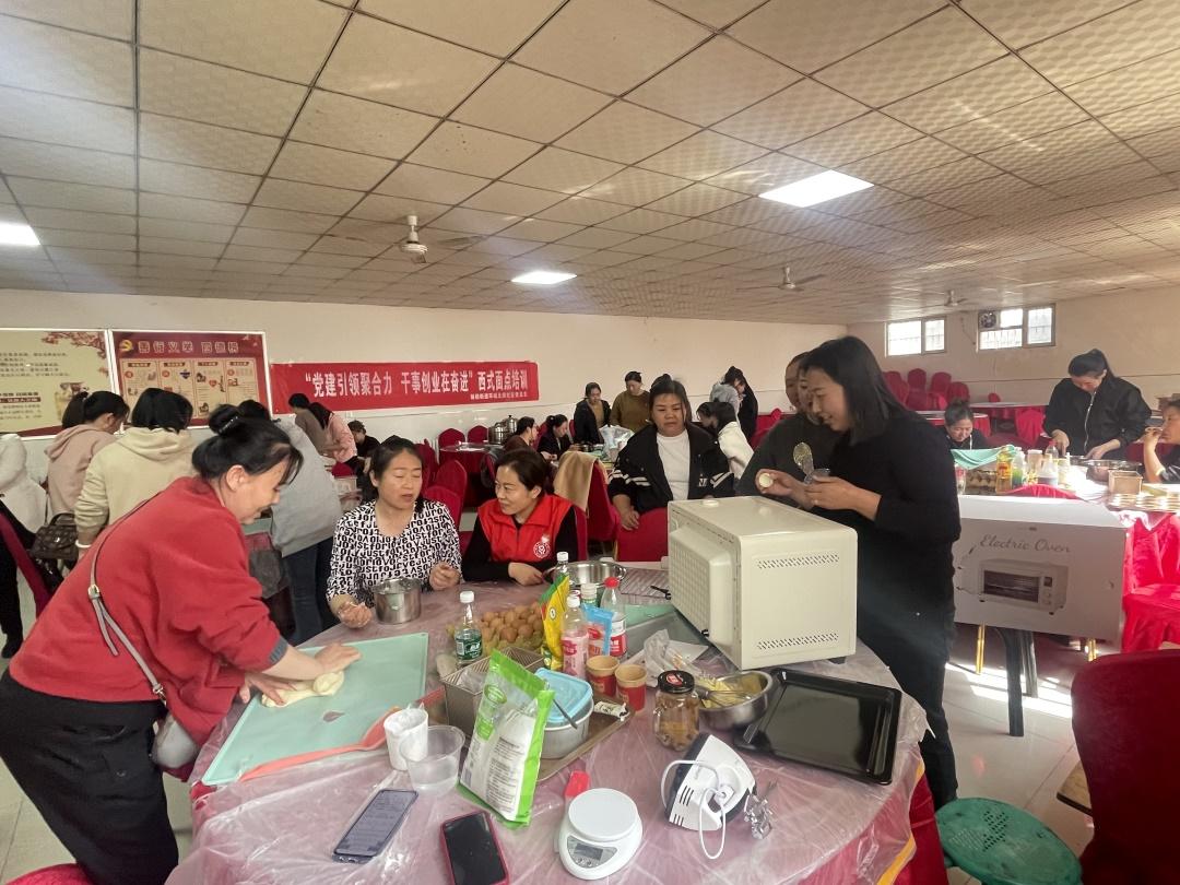 鼓楼街道环城北路社区举办第一届西式面点创业就业技能培训班 鼓楼街道环城北路社区举办第一届西式面点创业就业技能培训班